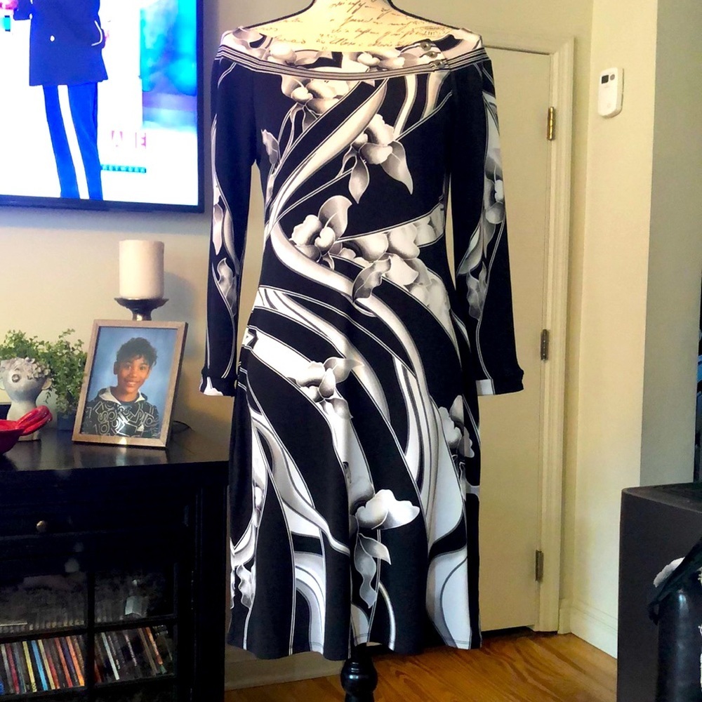 LAST CHANCE 💄 WHBM Shift Dress, size Medium